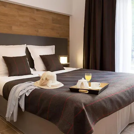 Furnished In An Attractive Town Апартаменти
